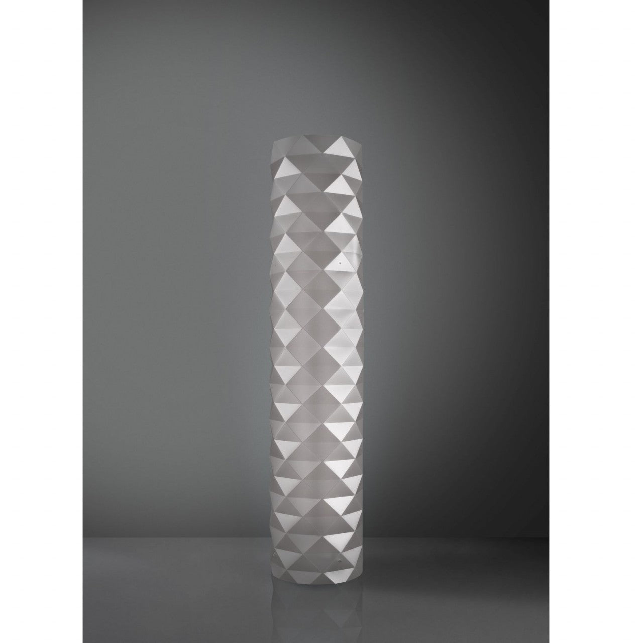 Lampadaire en métal argenté Cm. 27 x 123h