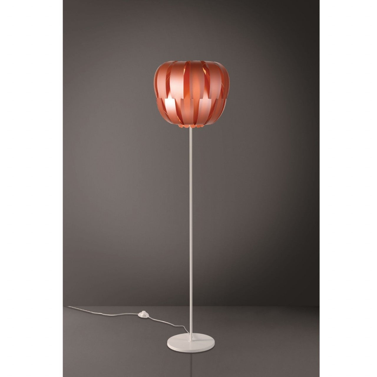 Lampadaire avec base et tige en métal cuivré Cm. 42x172h