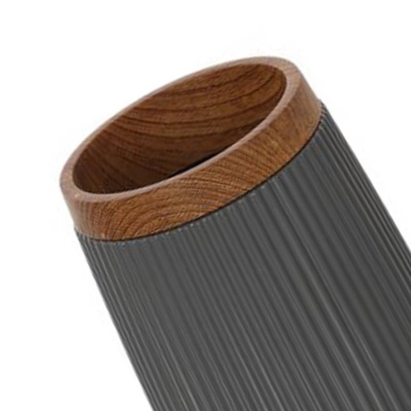 Élégant porte-brosse à dents London gris pour une salle de bain raffinée.