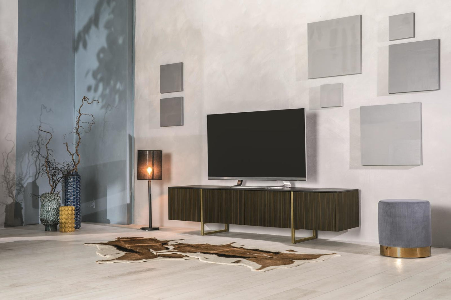 Meuble TV noir-ébène 400 cm x 1800 cm H. 450 cm
