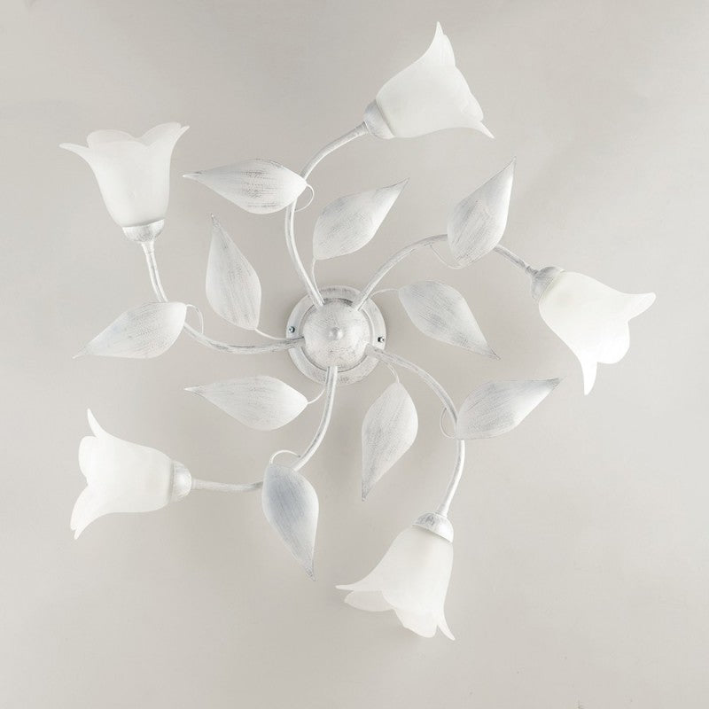Plafonnier en fer blanc argenté à cinq lumières en verre Albâtre blanc 70x h20 cm