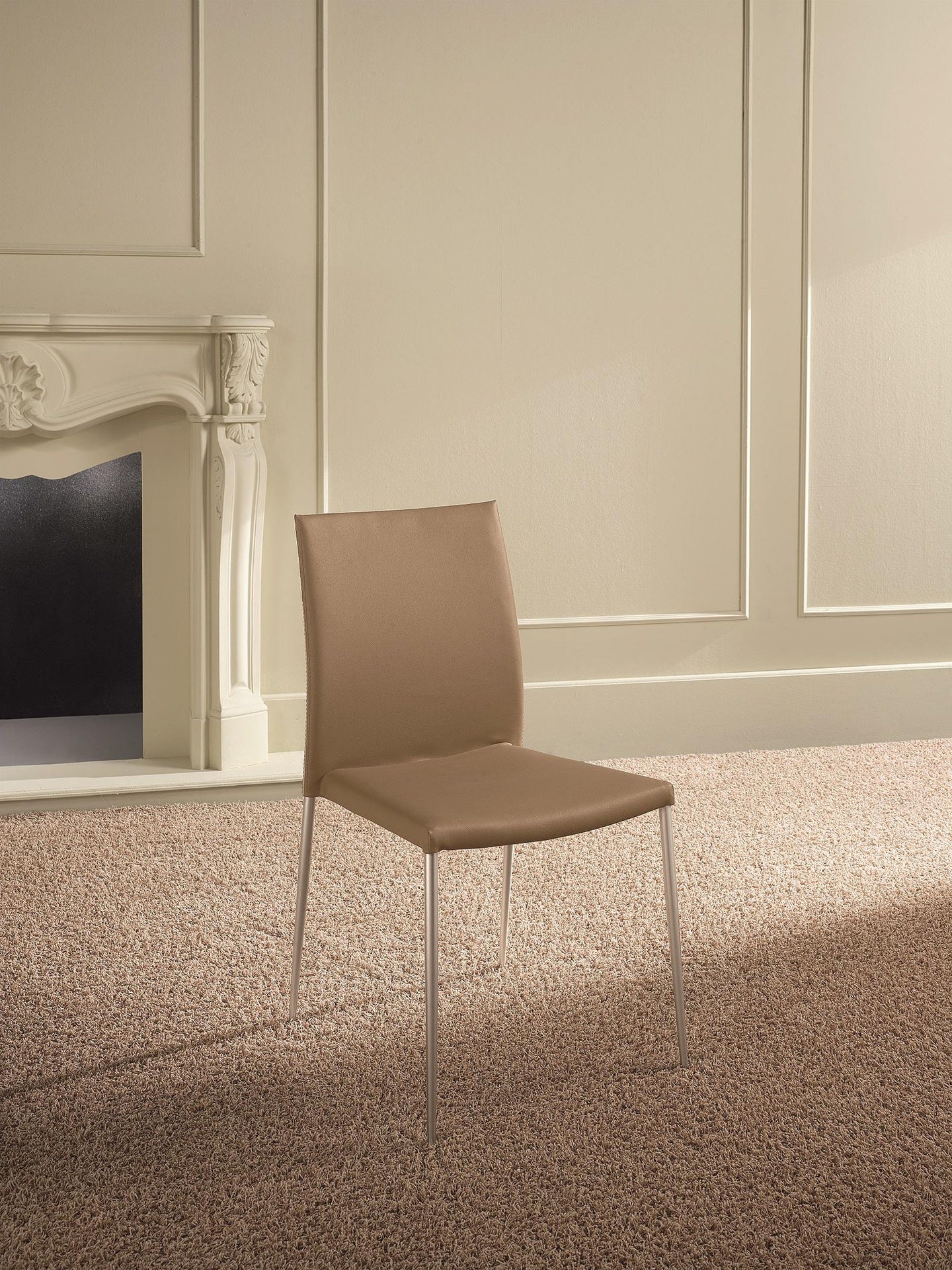 4x Chaise en simili cuir marron 41,5x44x85h cm