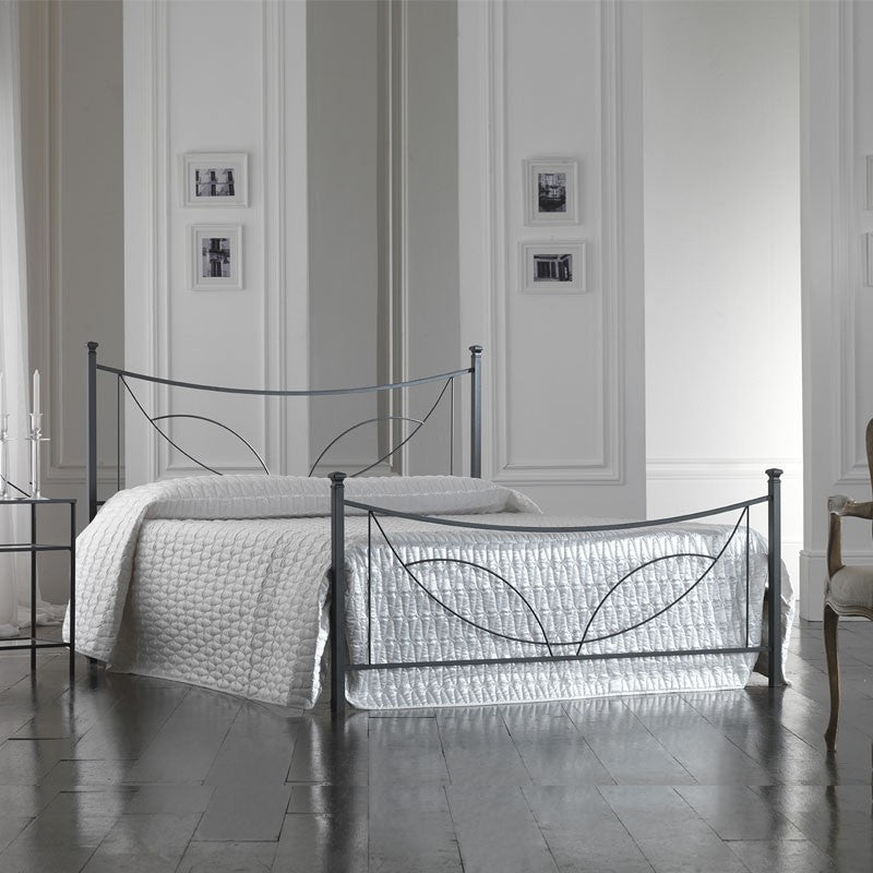 Lit double en fer avec pied de lit TULIPANO Noir 166x208x h117 cm