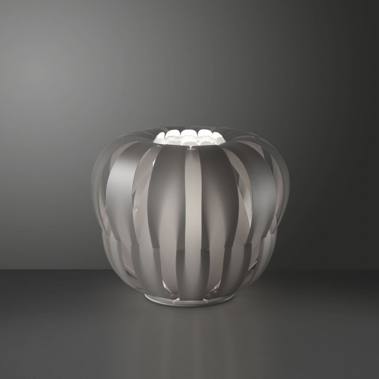 Lampadaire argenté en métal blanc 60 x 55h