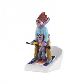 Accessoire pour village de Noël MOMMY & ME SKI 3,6x4,6x h7,5 cm