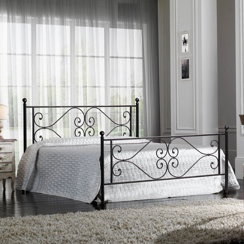 Lit double en fer avec pied de lit travaillé Nero Firenze