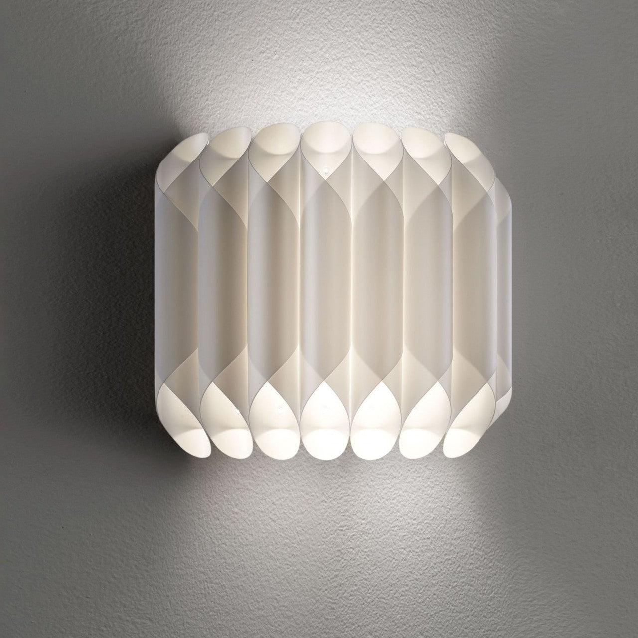 Applique murale blanche moderne cm. 32x16x30h