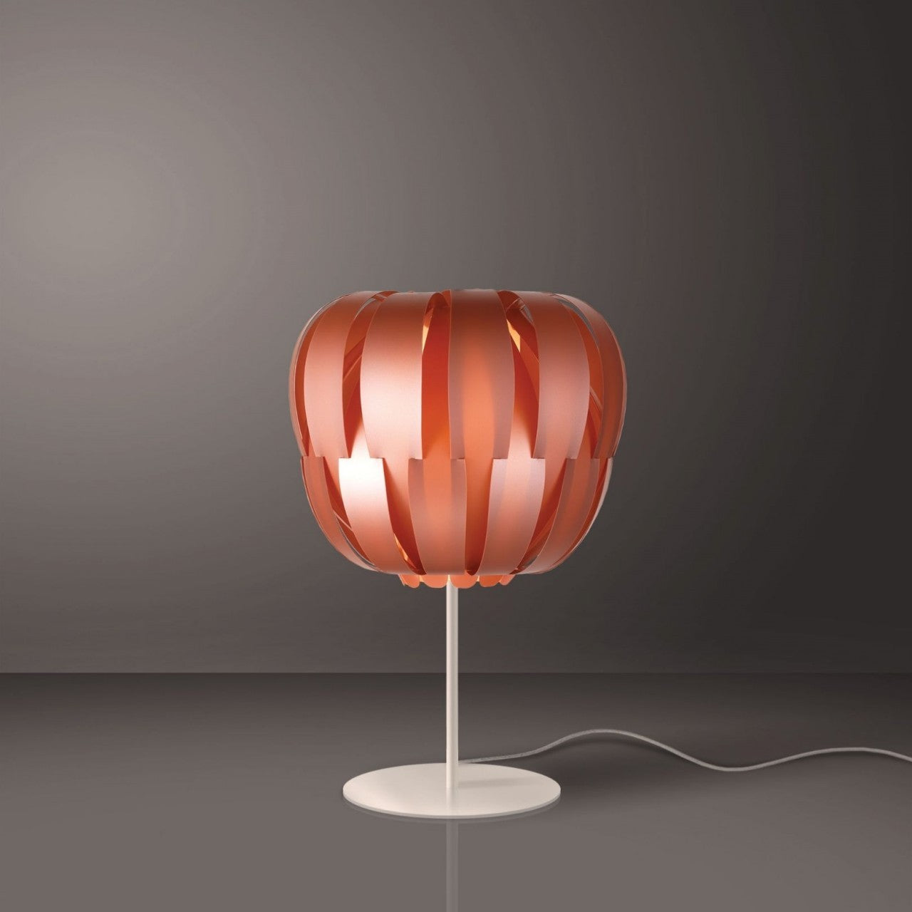 Lampe de table avec base et tige en métal cuivré Cm. 19x33h