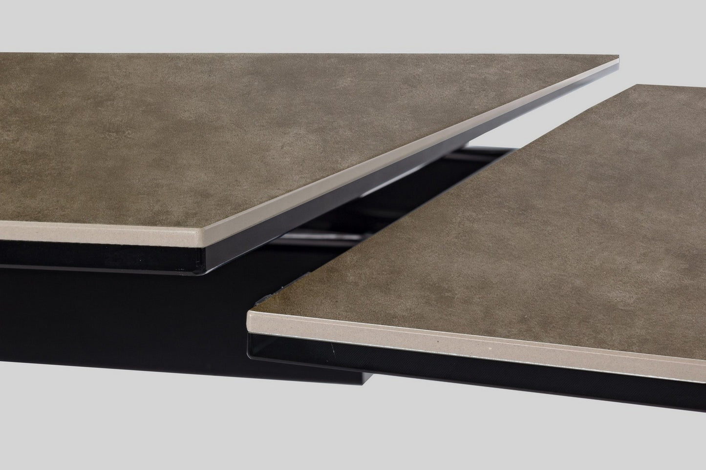 Table extensible en acier céramique Arzachel 160-240 x 90 cm