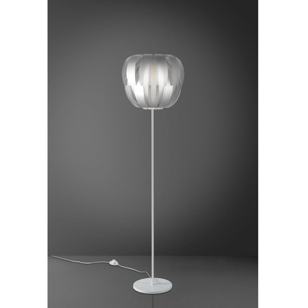 Lampadaire avec base et tige en métal argenté Cm. 42x172h