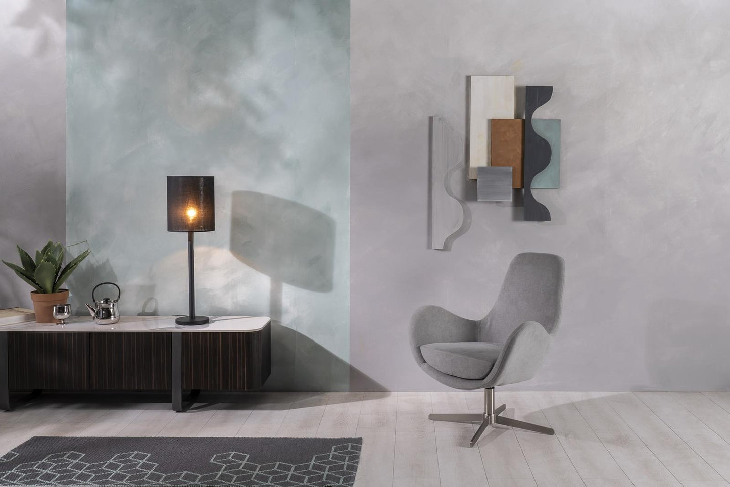 Fauteuil pivotant gris clair 64 cm x 72 cm H. 42 cm