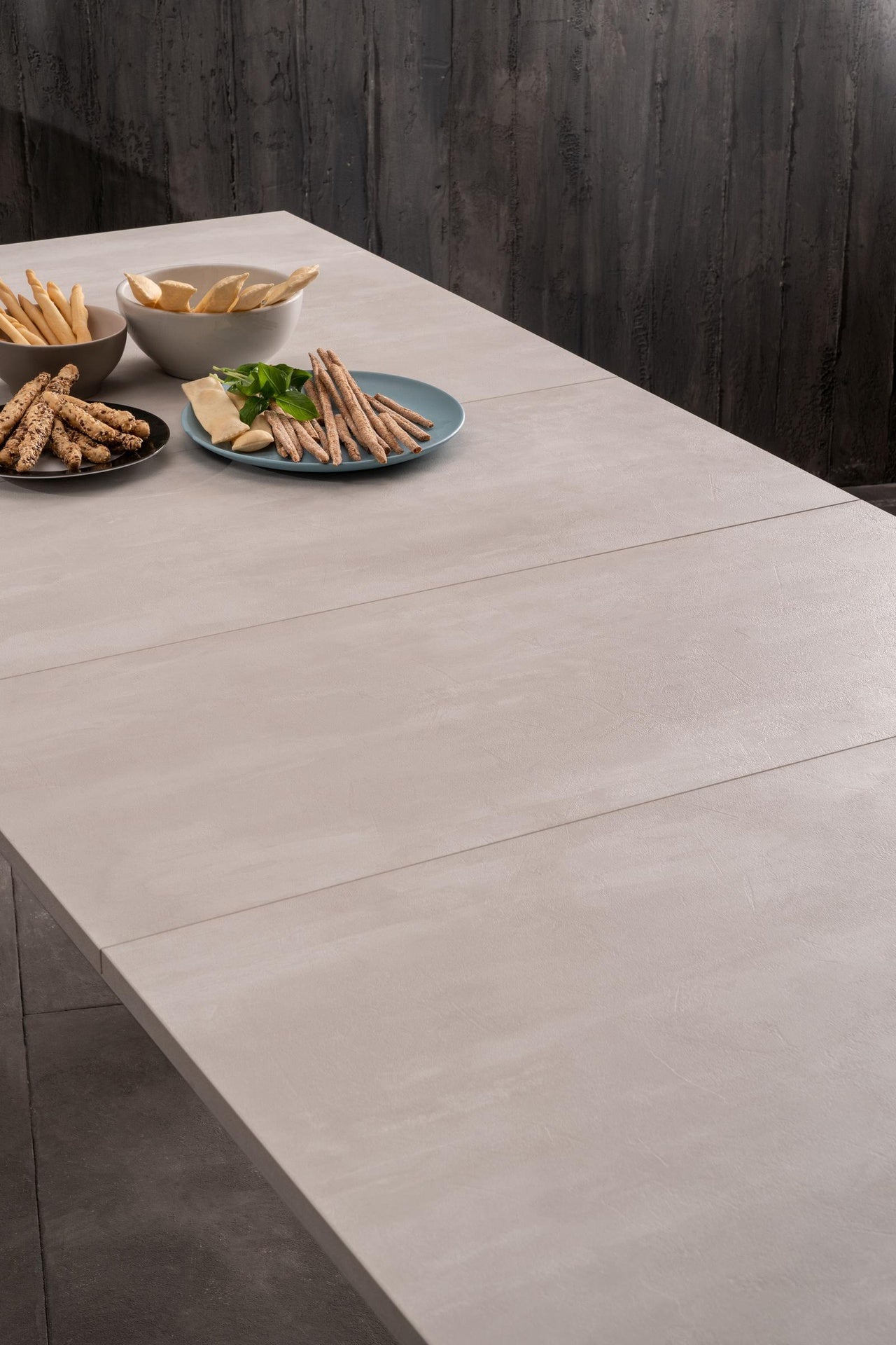 Table extensible en béton noir-blanc 90 cm x 156-316 cm H. 76 cm