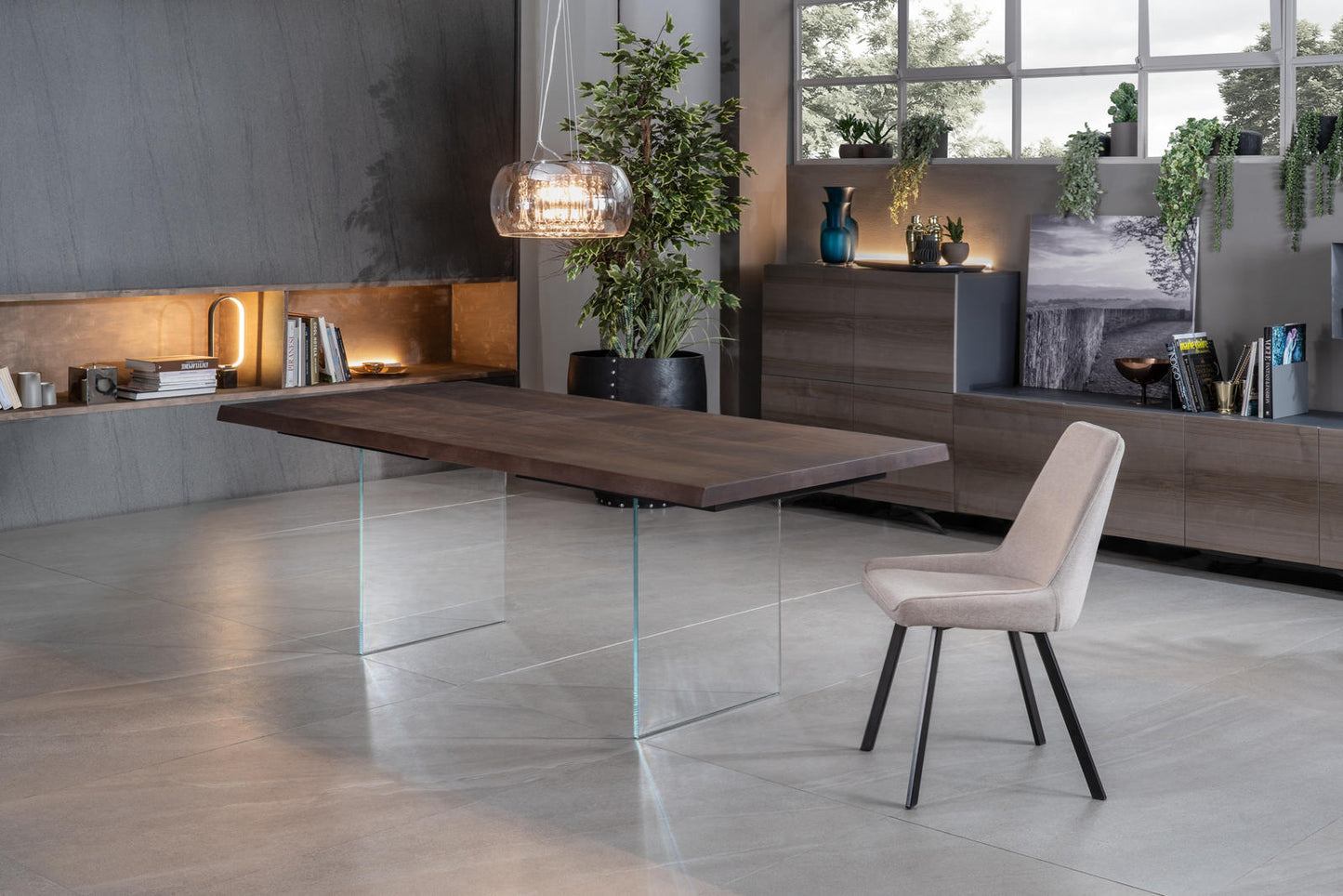 Table extensible en chêne traité thermiquement et pieds en verre 200/300x100 cm