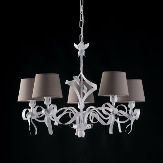 Lustre en fer laqué blanc à décoration shabby, 5 lumières