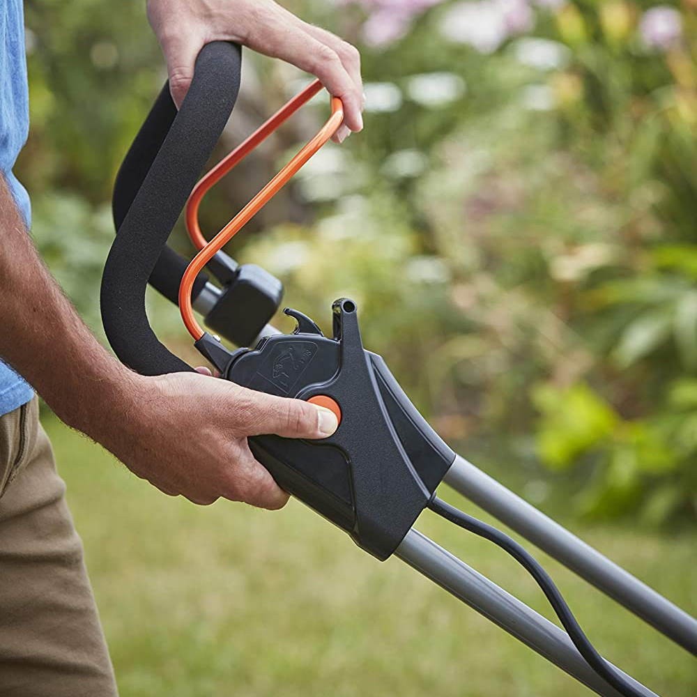 Tondeuse à gazon sans fil Black&amp;Decker BCMW3318L2-QW avec double batterie 18V