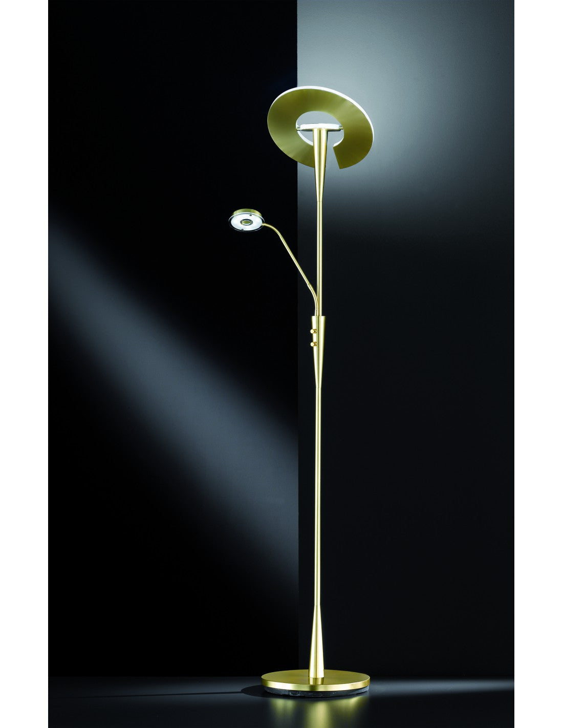 Lampadaire LED avec spot de lecture à intensité variable Québec Laiton Trio Éclairage