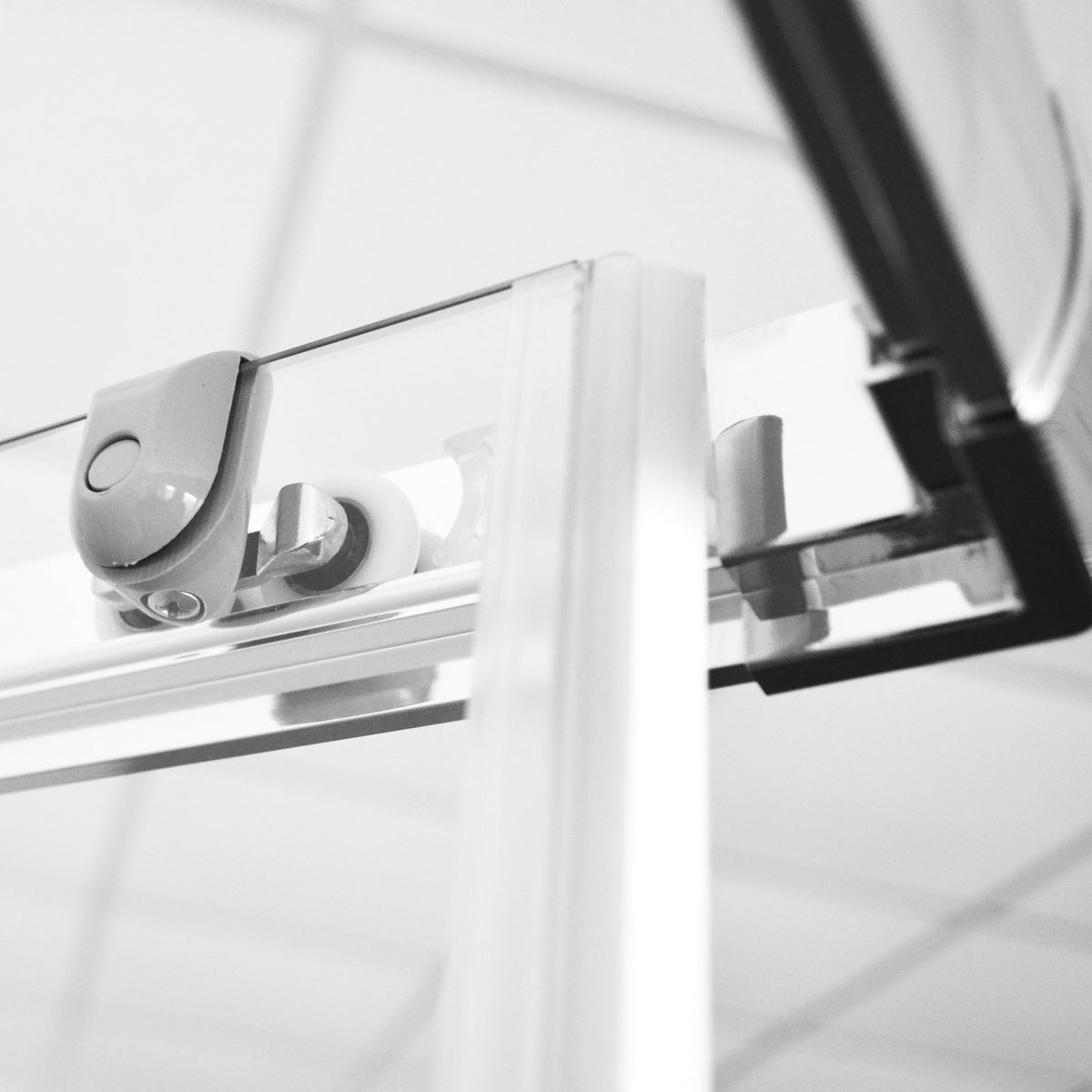 Côté douche d'angle Essential Crystal - 68-70 cm / Ouverture 24 cm