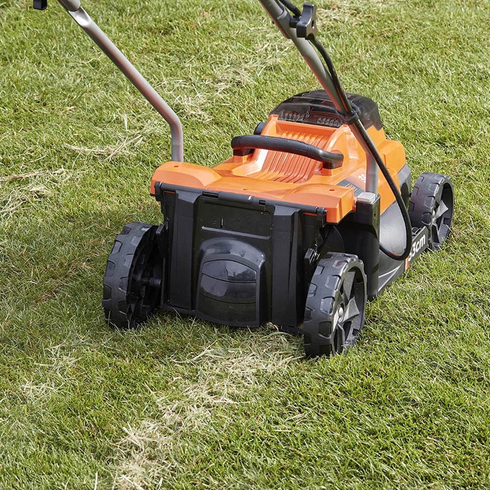 Black&amp;Decker BCMW33184L2-QW tondeuse à gazon sans fil double batterie 18V 4,0 Ah