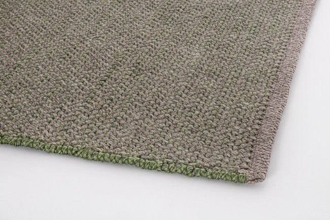 Tapis d'extérieur vert en fibre synthétique fait main 170x240