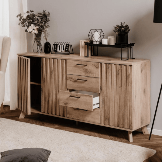 Buffet Wellington51A avec 3 portes et 4 tiroirs en chêne
