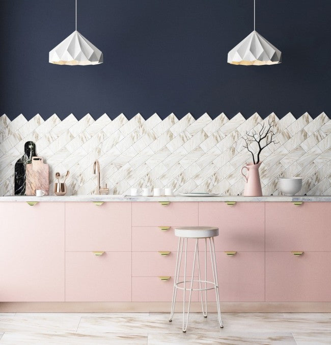 Tabouret de bar en bois blanc de style naturel