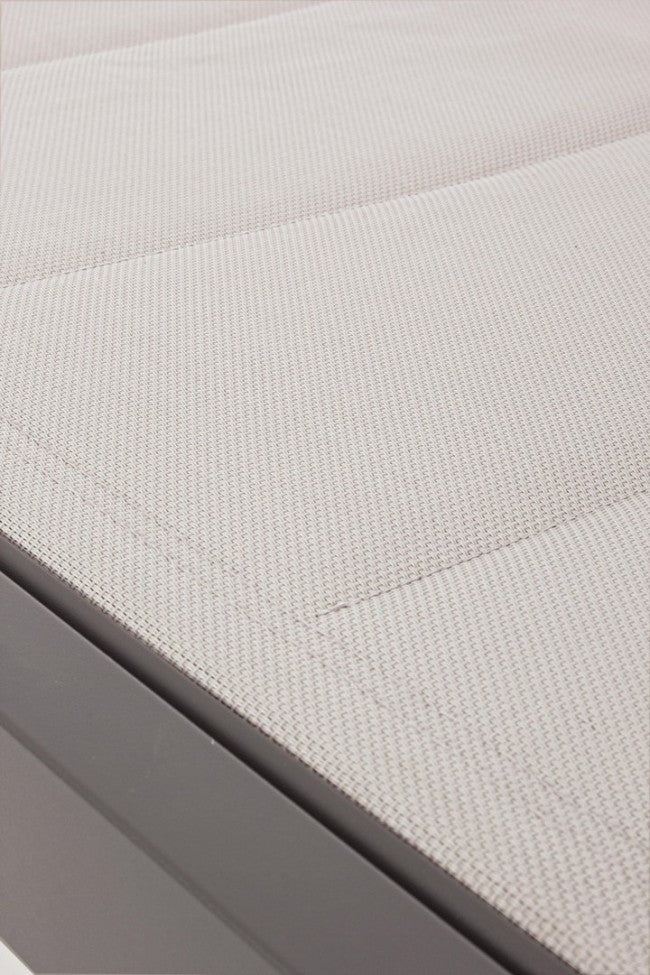 Lit haut café Hilde en aluminium à roulettes