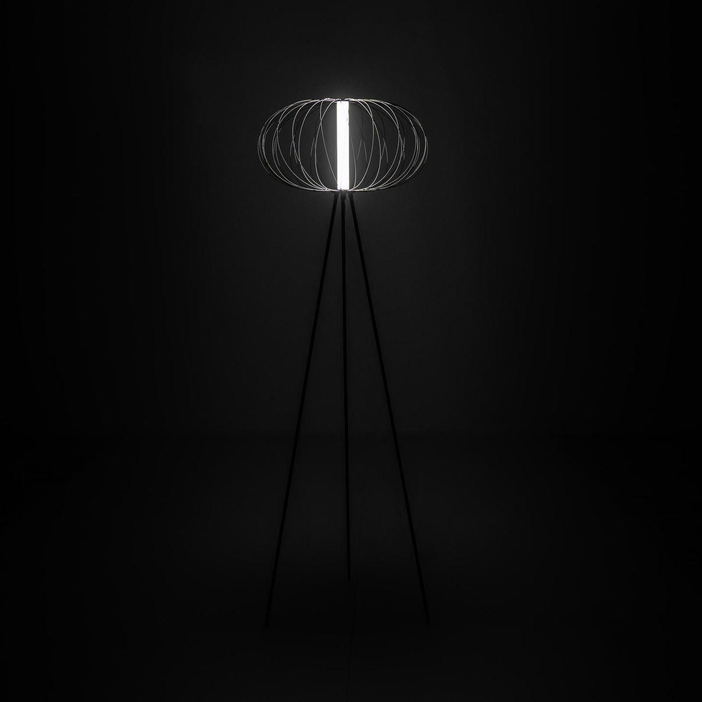Lampadaire en acier avec abat-jour noir brillant 50x50x150h cm