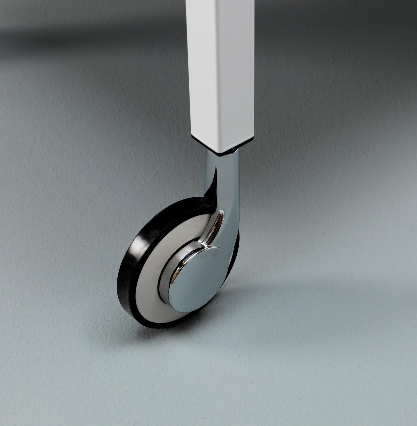 Chariot à boissons en métal blanc 40x75x80h cm