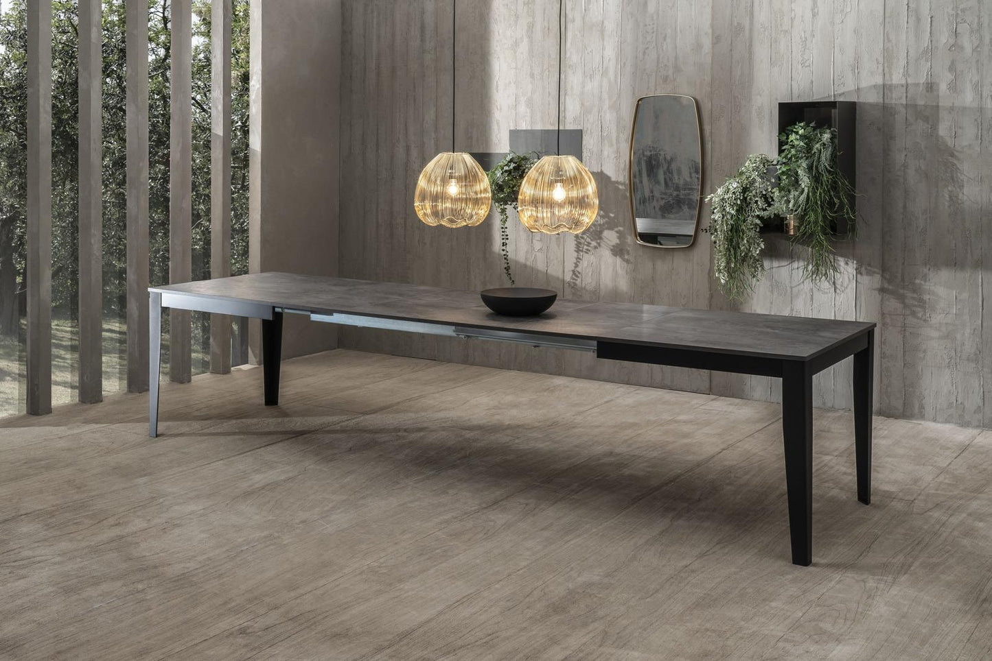 Table extensible en béton gris - métal noir 90 cm x 156 - 316 cm H. 76 cm