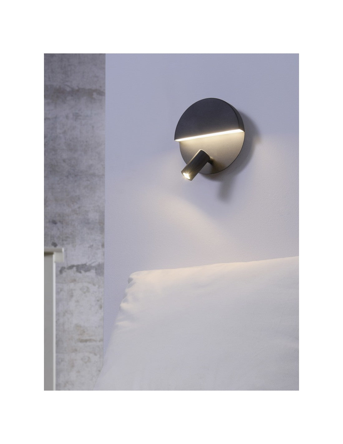 Applique moderne à double émission Mario noire avec trio d'éclairage spot orientable